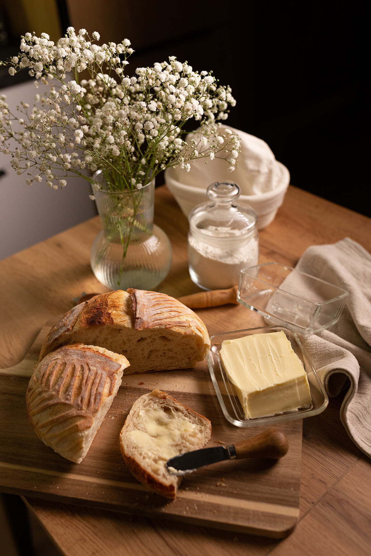 Fruhstuckstisch mit brot und butter