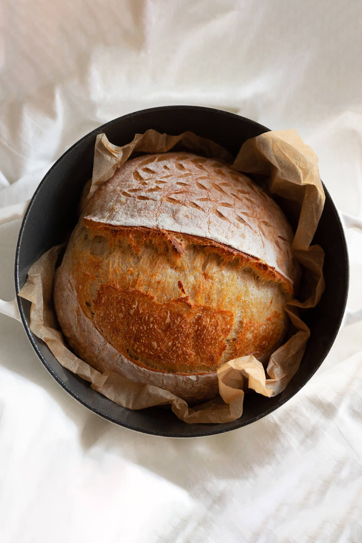 Sauerteigbrot im gusseisentopf